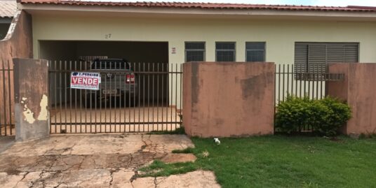 casa na rua Alcides Ferreira Toledo, nº 27, Centro, Campo Mourão.